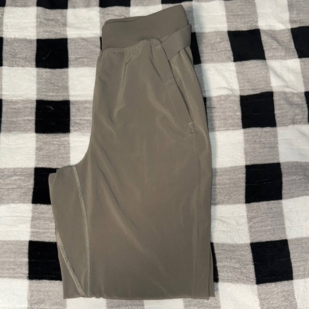 Lululemon Athletica Tan Sweatpants for Versatile Comfort
